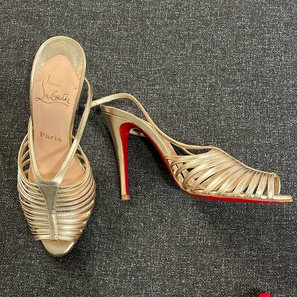 Christian Louboutin gold heels, size 37.5 / 7.5 - Picture 3 of 9